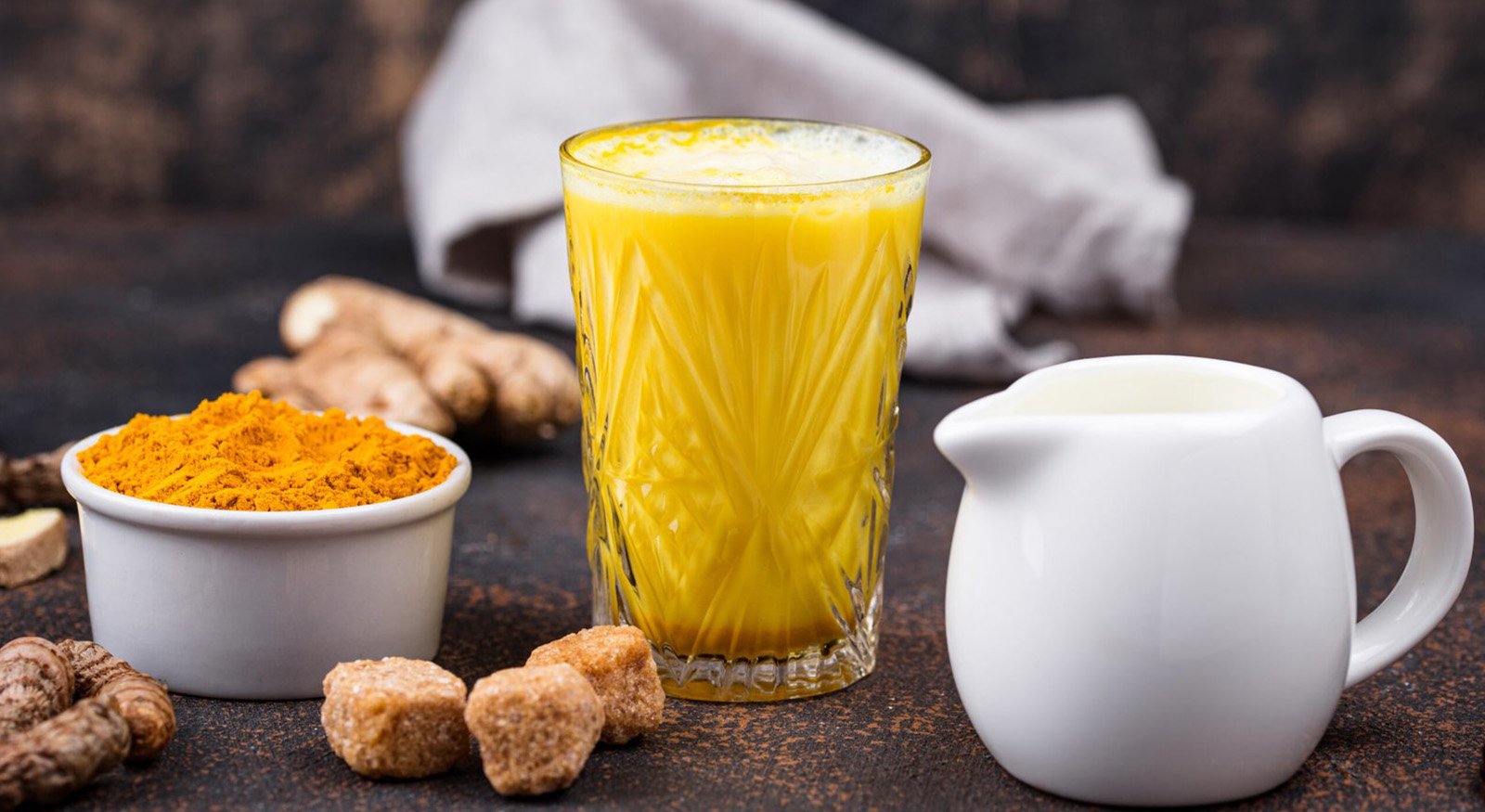 boisson à base de curcuma, épice de l'Ile de la Réunion, curcuma en poudre, safran péi, cuisine réunionnaise